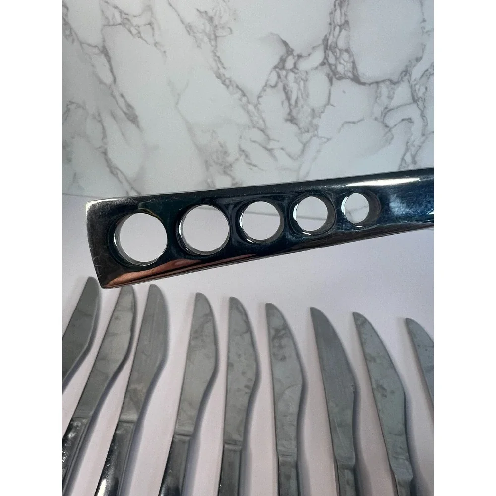 Set of‎ 10 Oneida Apollo 18/10 Dinner Knives, Pierced Circles, 9.5